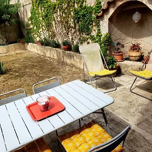 appartement-au-coeur-de-cassis-avec-jardin.fr-provencehotel.com/