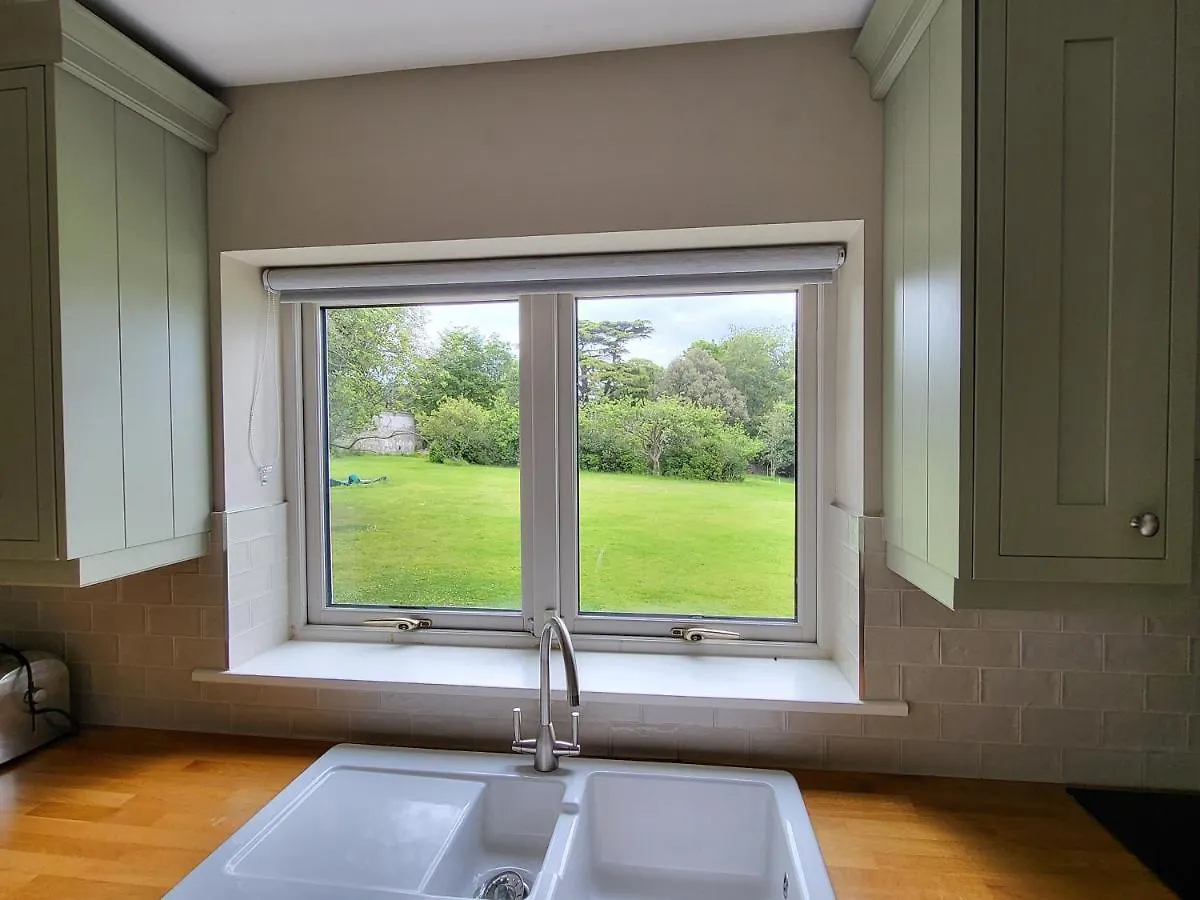 The Coach House Villa Dublin 0*,  Ireland